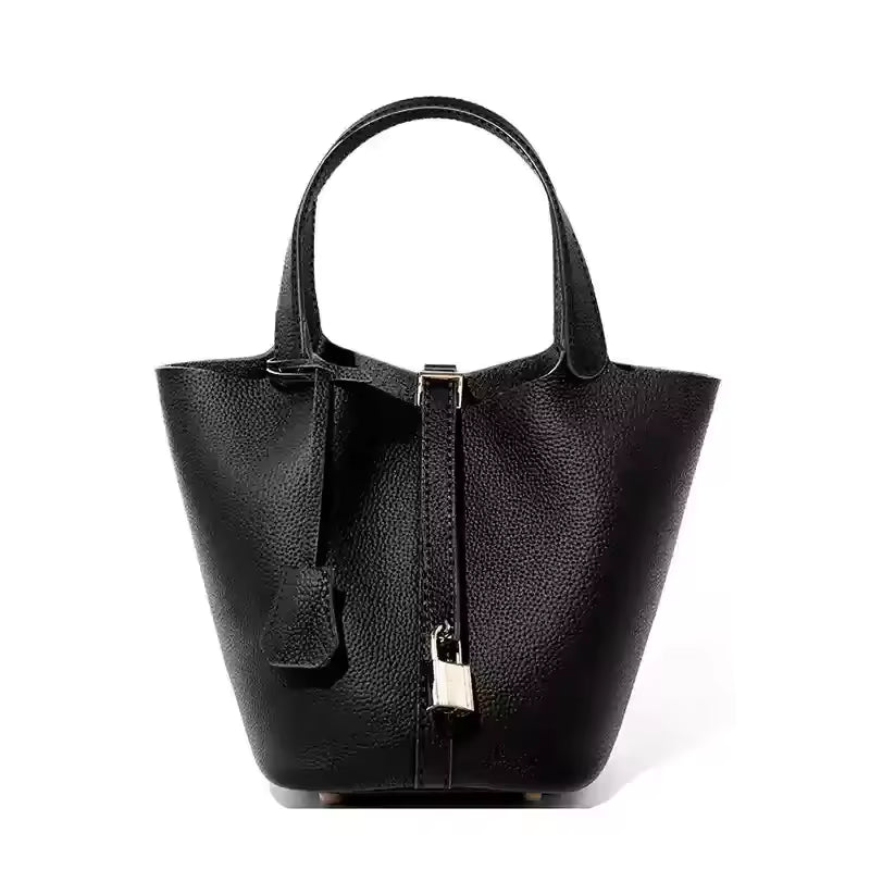 Aura | Bolso cubo de cuero con candado dorado